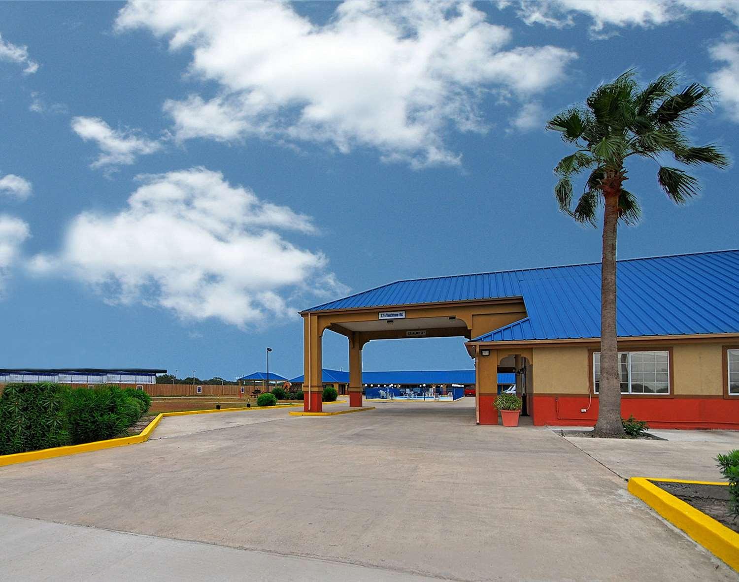 Americas Best Value Inn Sinton Экстерьер фото