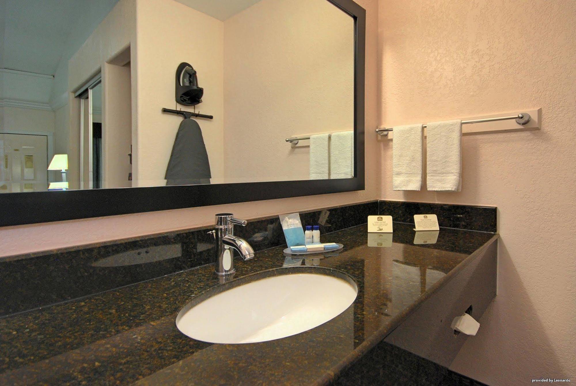 Americas Best Value Inn Sinton Экстерьер фото
