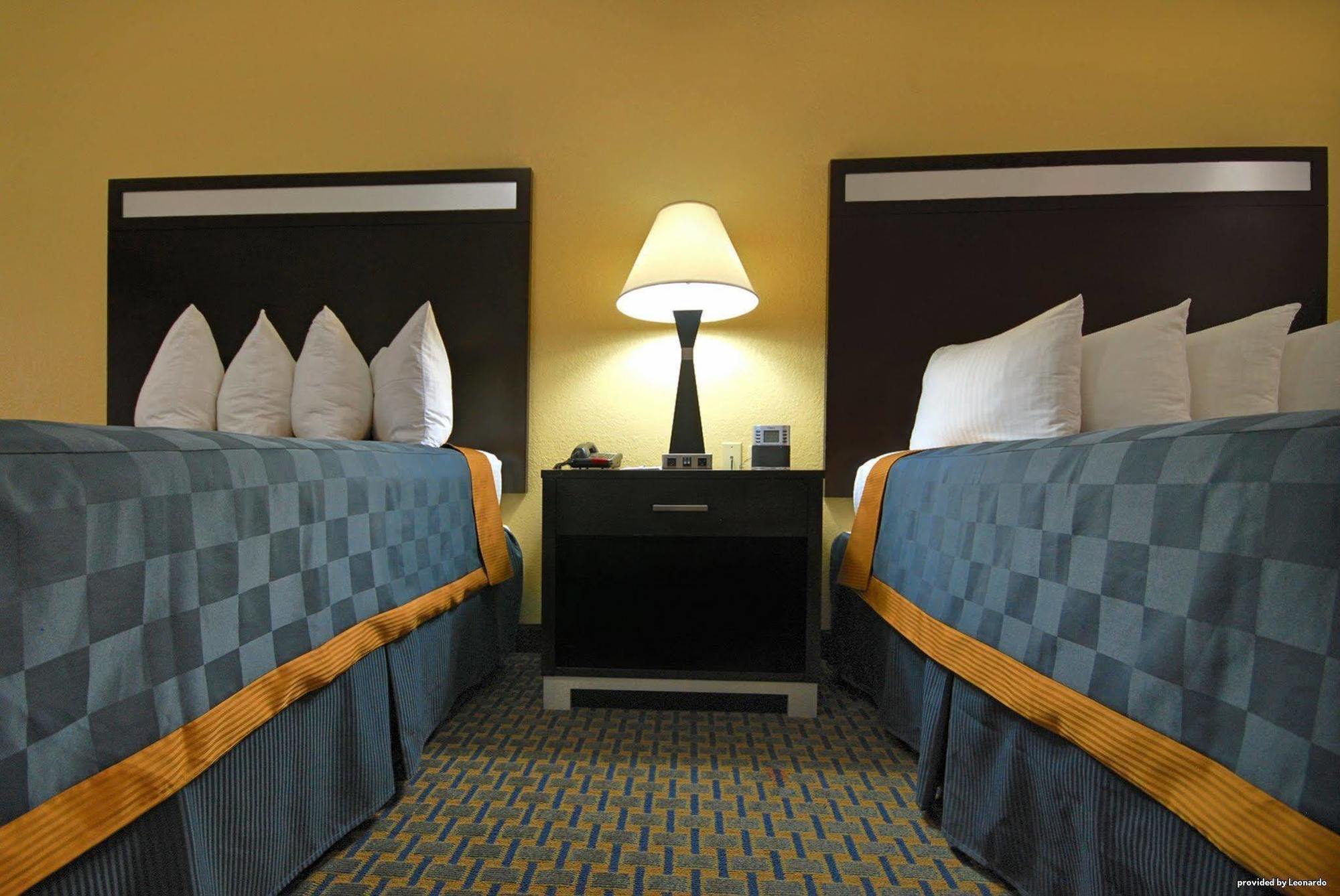 Americas Best Value Inn Sinton Экстерьер фото